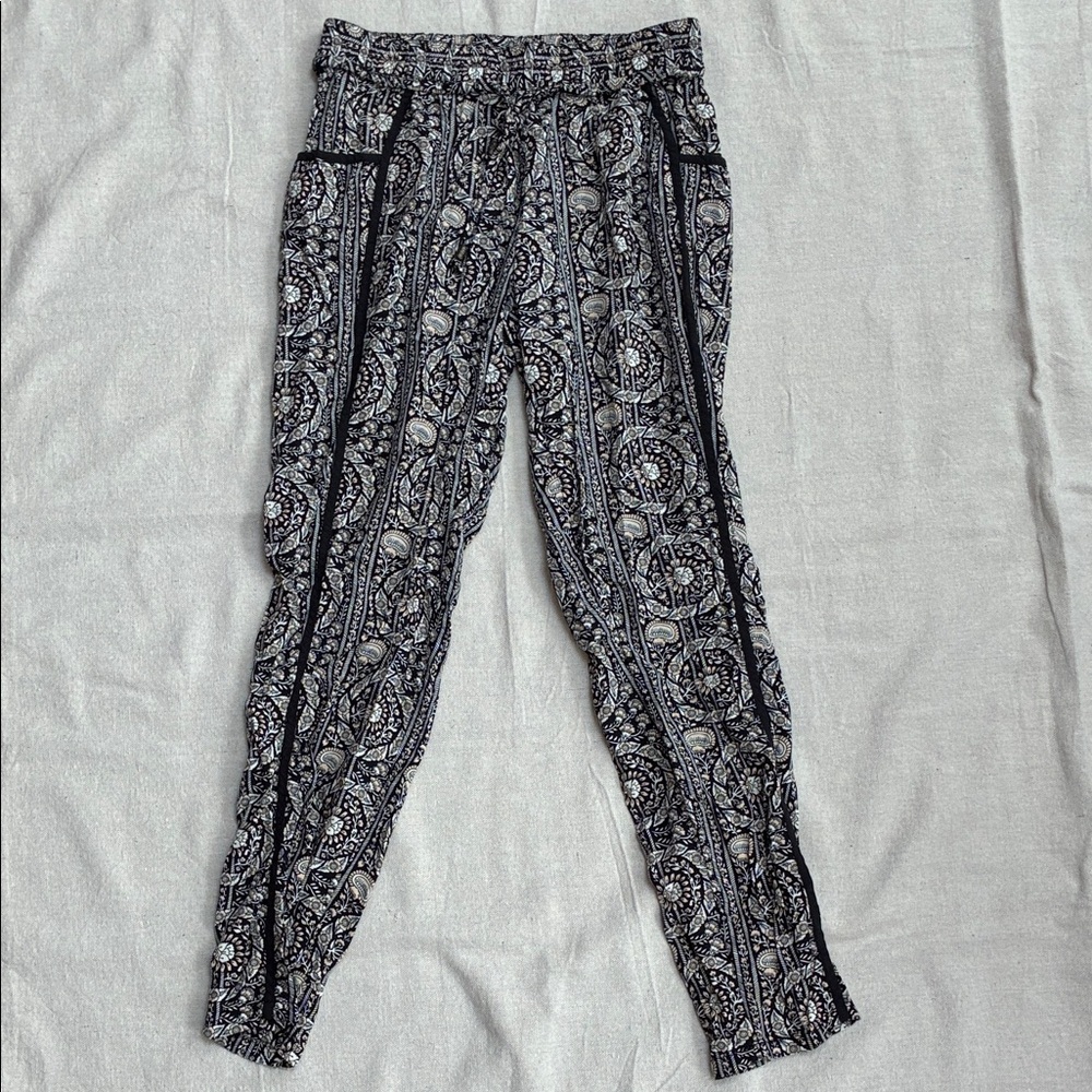 Hei Hei, Anthropologie Women’s Black & White Printed Elastic Waist Joggers, XS